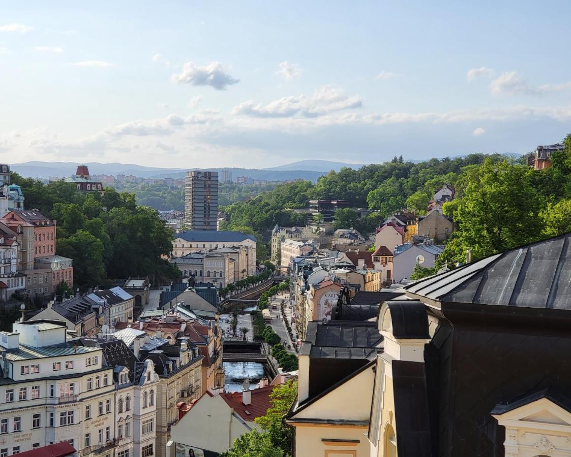 Excellent Apartments Central 3 Min Walk From The Colonnade KLV Exterior foto